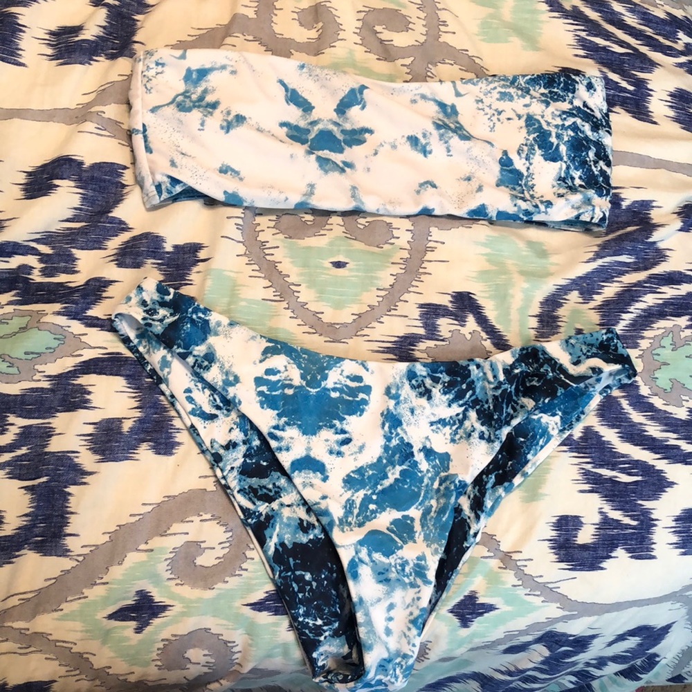 Tie dye bikini blue and white
